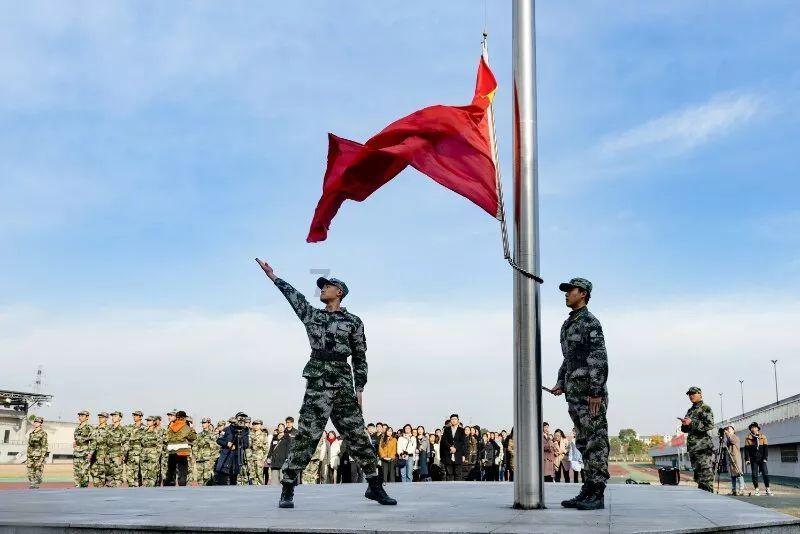膝盖总嘎嘎响怎么回事还疼什么原因啊游戏画面
