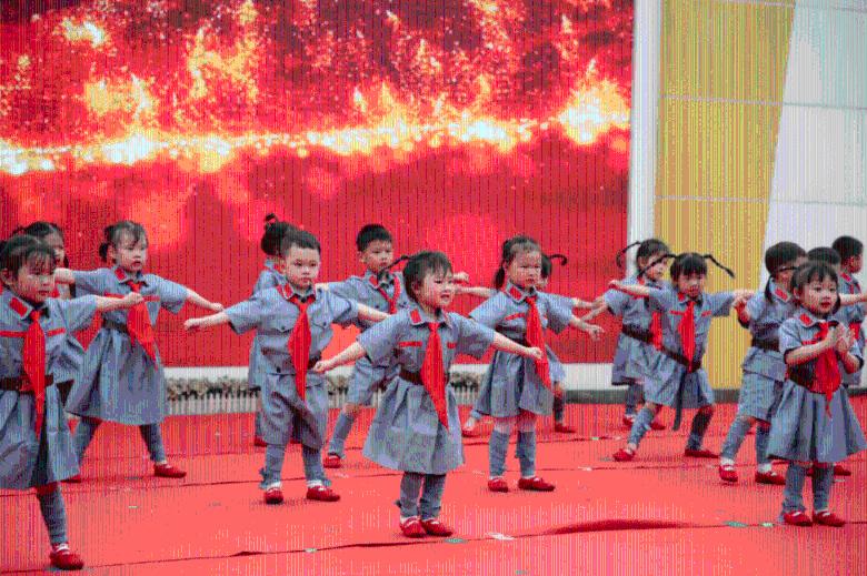 书塔叠叠高